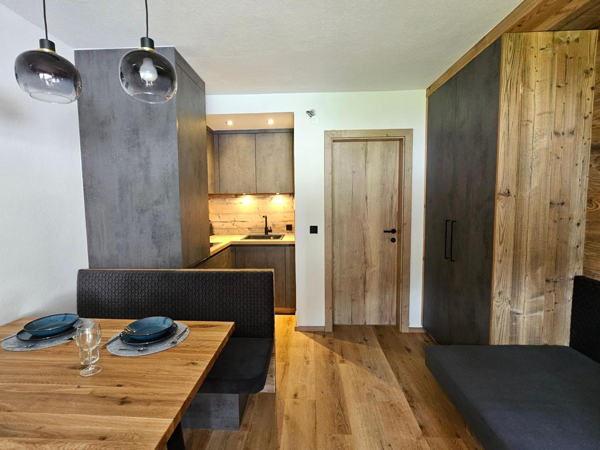 Roasthof Apartments Neustift im Stubaital Exterior photo